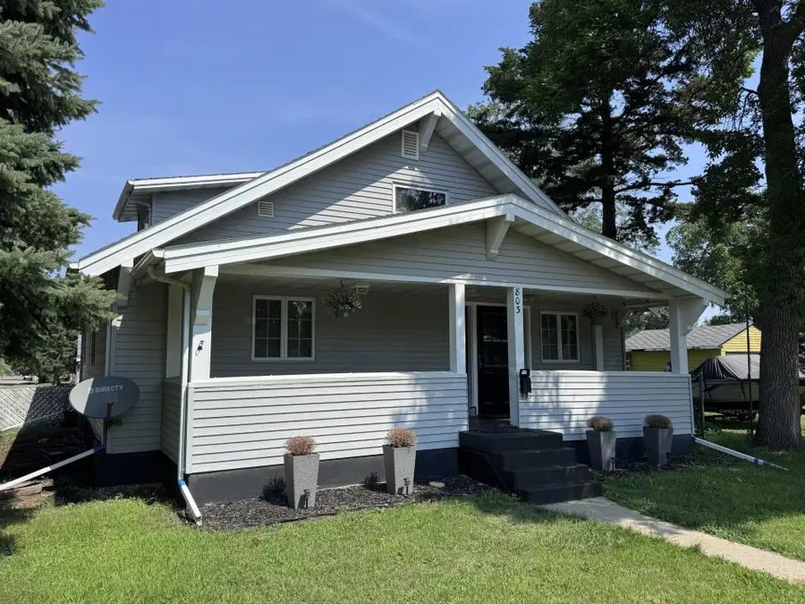 803 NE 3rd Avenue, Aberdeen, SD 57401 - #2