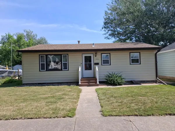 806 N Arch Street, Aberdeen, SD 57401