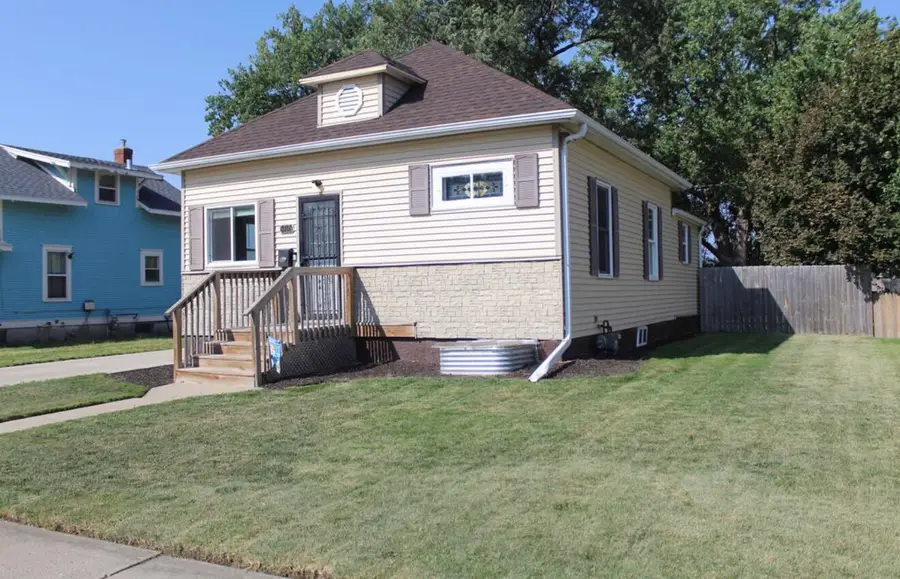 916 S 4th Street, Aberdeen, SD 57401 - #2