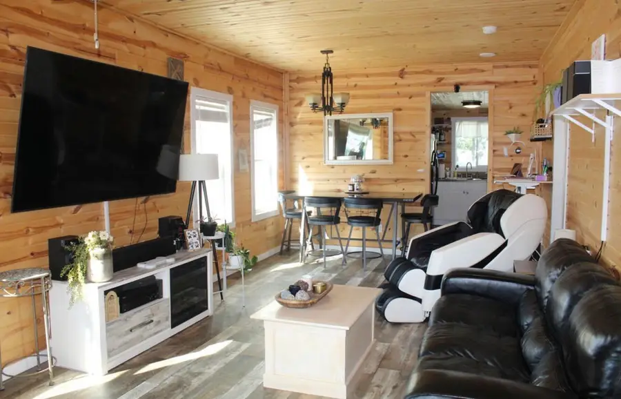 916 S 4th Street, Aberdeen, SD 57401 - #3