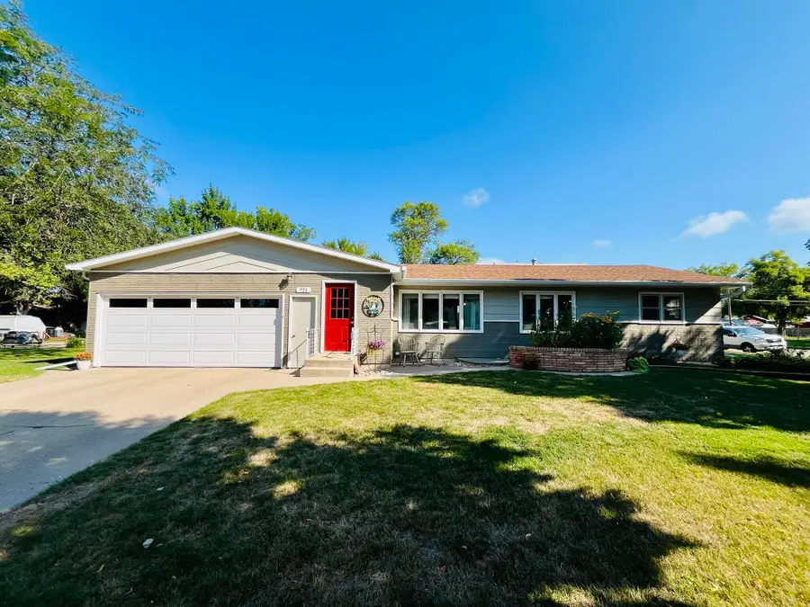 721 NE 2nd Avenue, Aberdeen, SD 57401 - #3