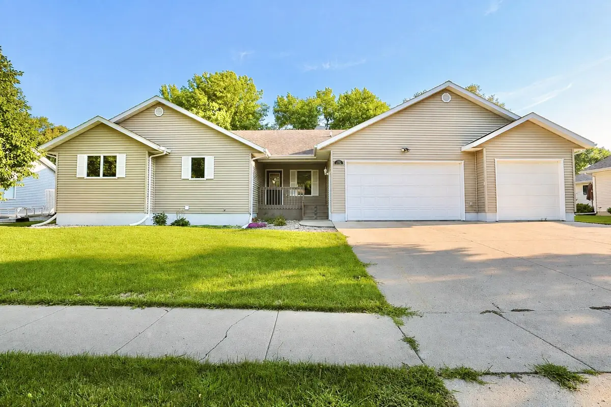 1312 NE 15th Avenue, Aberdeen, SD 57401 - #1