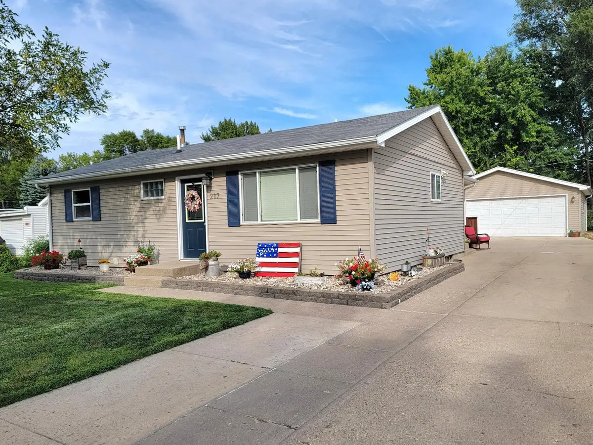 217 S Elm Street, Aberdeen, SD 57401 - #1