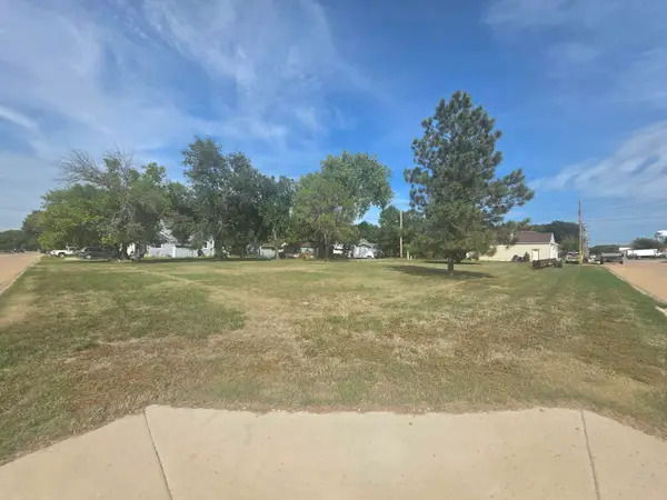 1017 S 4th Street, Aberdeen, SD 57401
