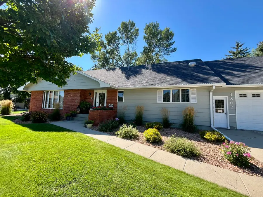 1807 N Jay Street, Aberdeen, SD 57401 - #2