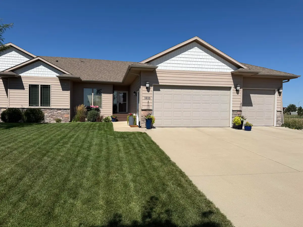 1610 Stewart Drive, Aberdeen, SD 57401 - #1