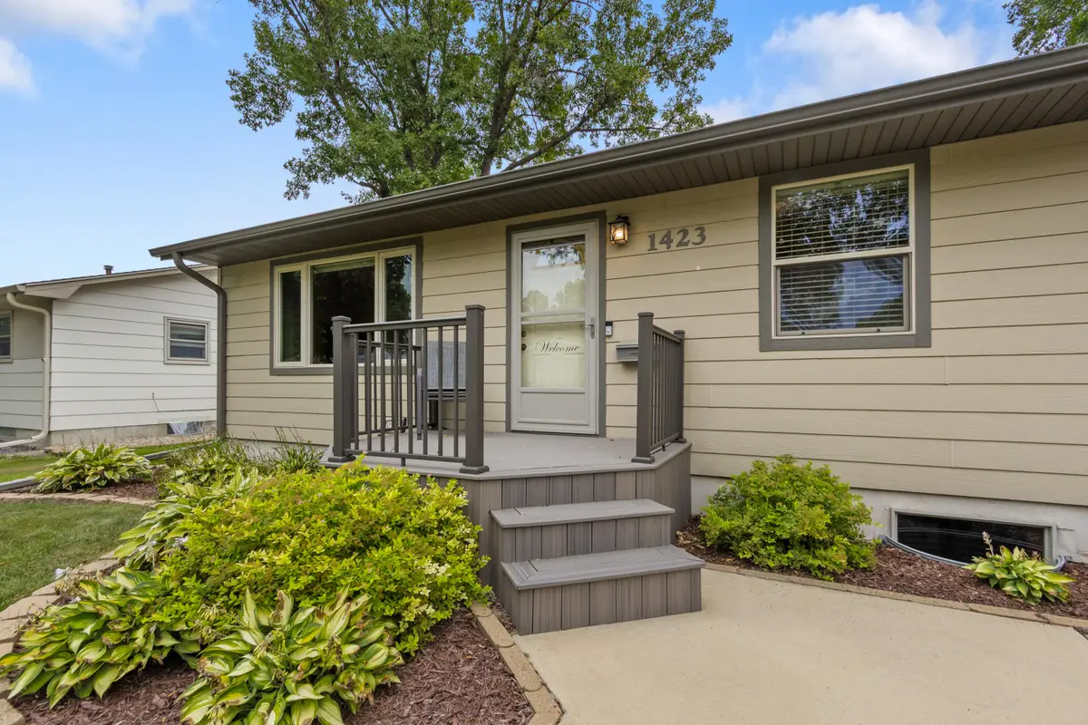 1423 S 6th Street, Aberdeen, SD 57401 - #1