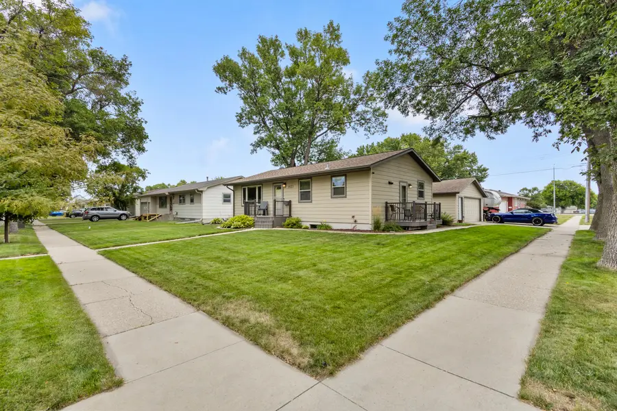 1423 S 6th Street, Aberdeen, SD 57401 - #3