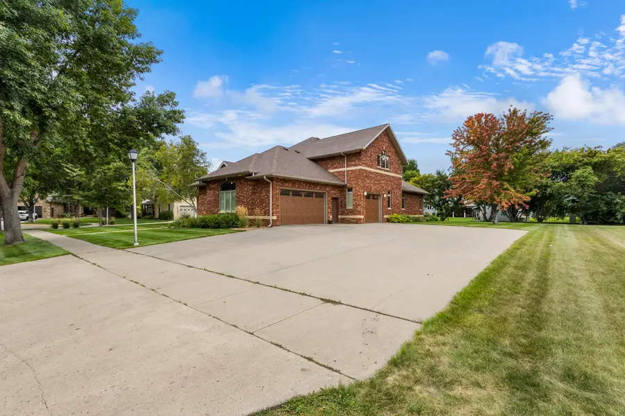 1711 Maplewood Lane, Aberdeen, SD 57401 - #3