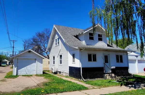 810 S 1st Street, Aberdeen, SD 57401