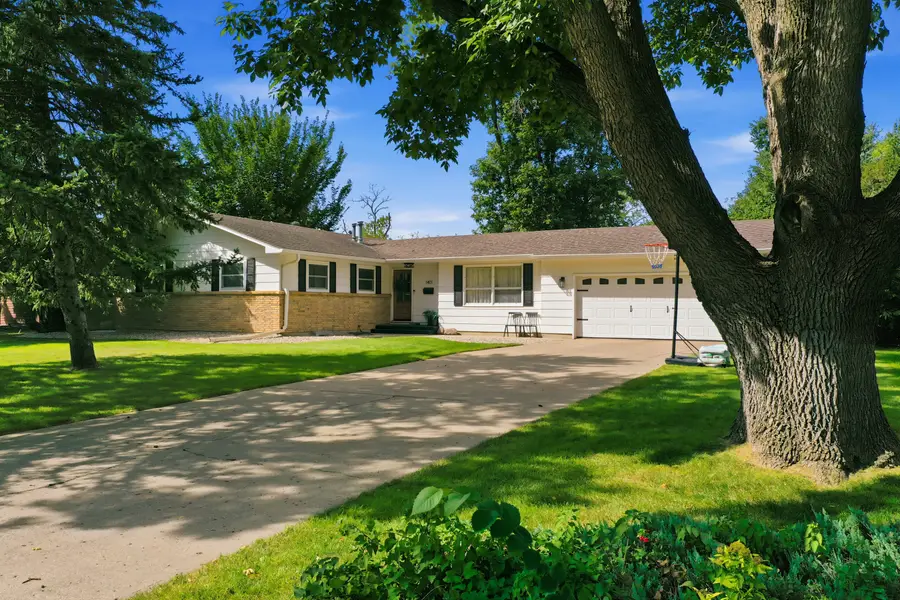 1401 N 4th Street, Aberdeen, SD 57401 - #3