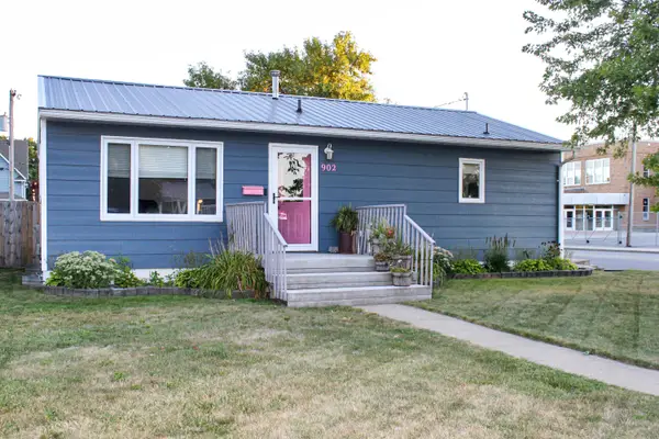 902 NE 9th Avenue, Aberdeen, SD 57401