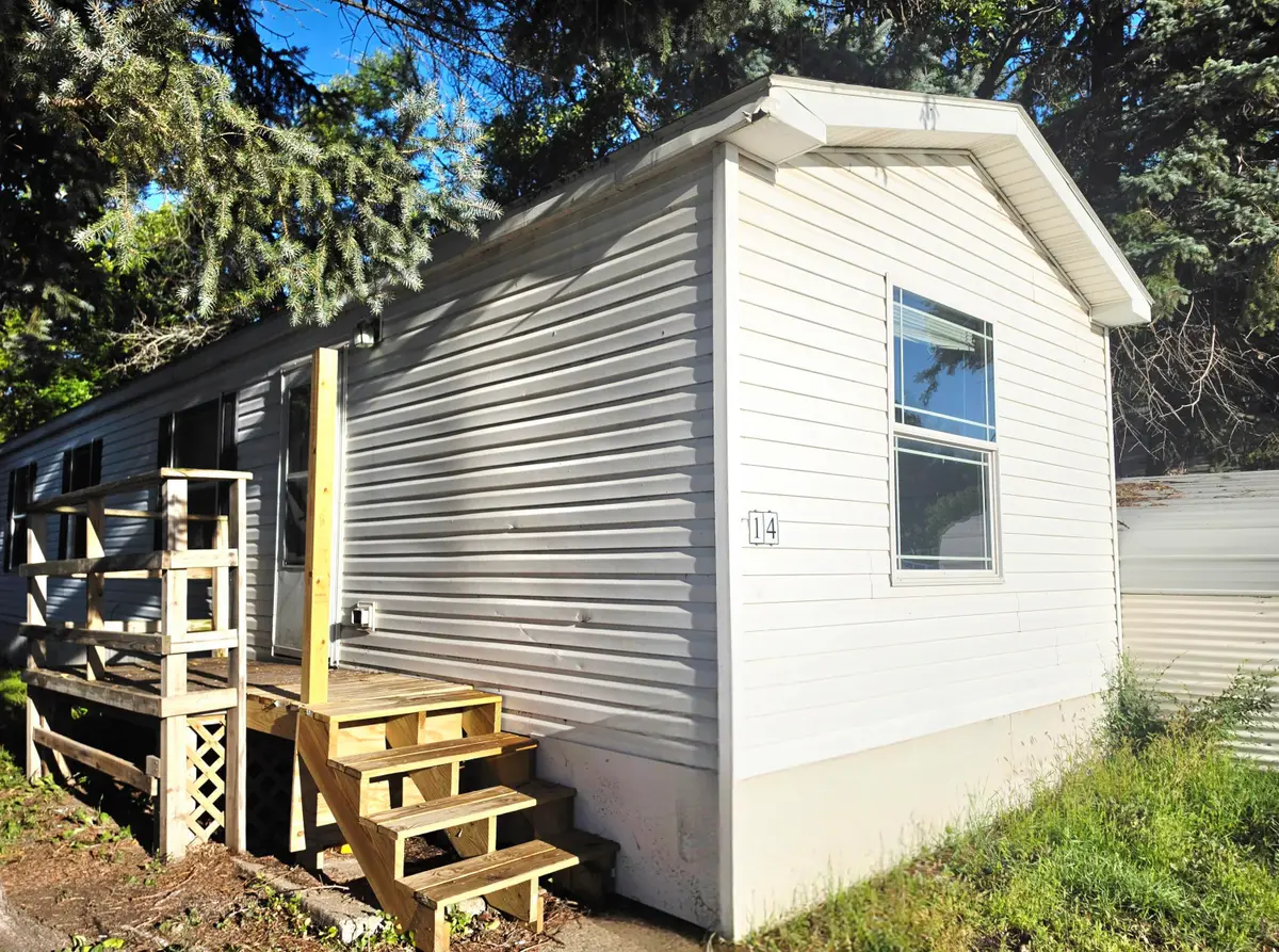 122 S Roosevelt Street, Aberdeen, SD 57401 - #1