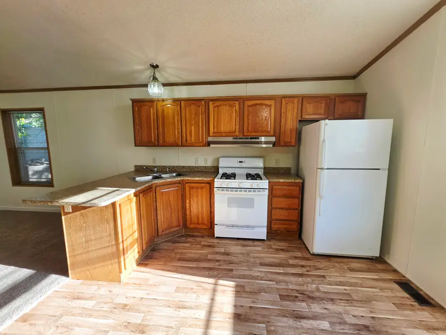 122 S Roosevelt Street, Aberdeen, SD 57401 - #2