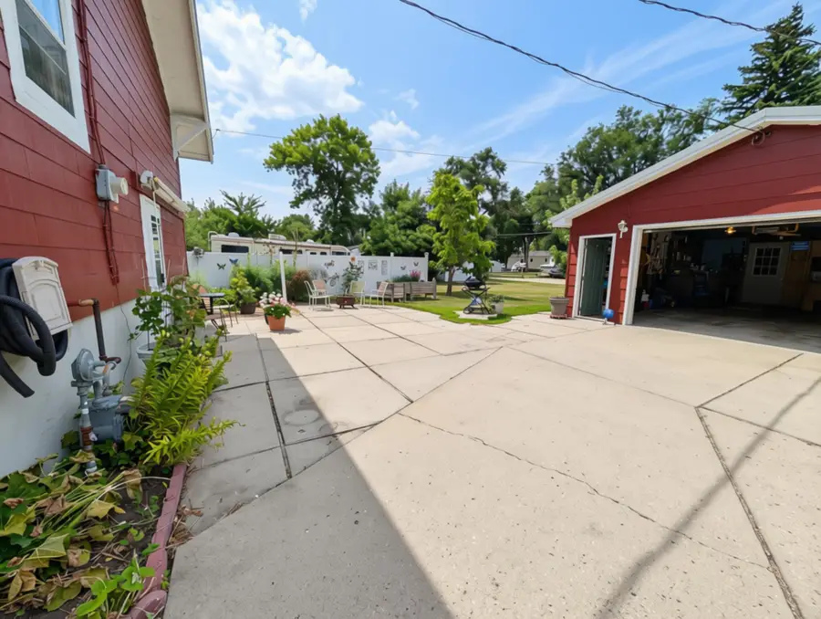 912 N State Street, Aberdeen, SD 57401 - #2