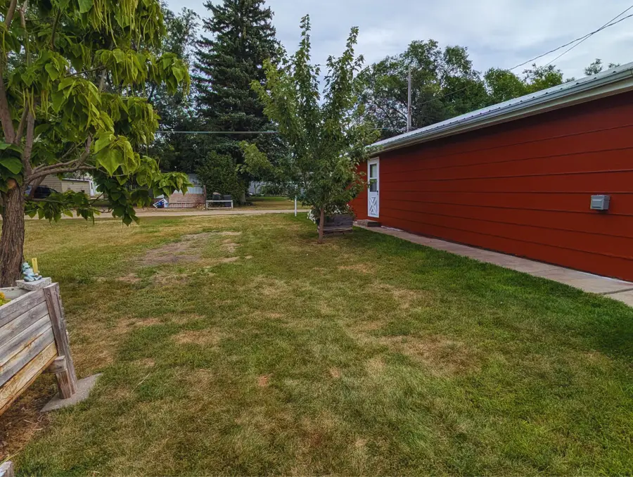 912 N State Street, Aberdeen, SD 57401 - #3