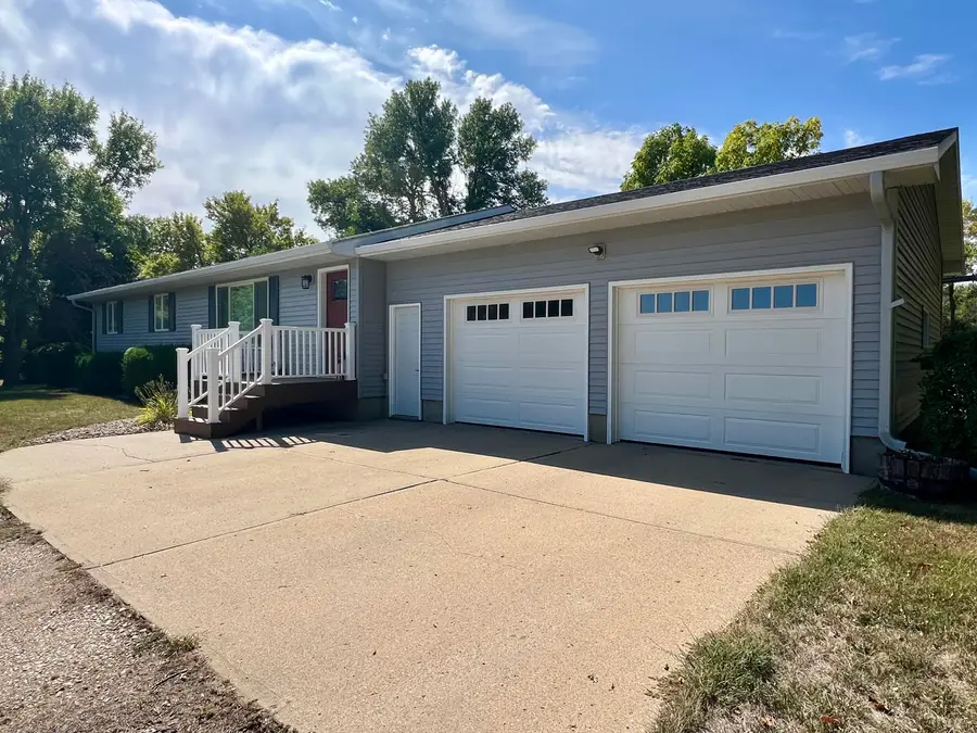 12979 Richmond Heights Drive, Aberdeen, SD 57401 - #2