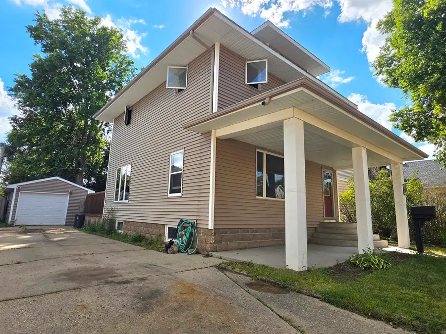 9 SW 9th Avenue, Aberdeen, SD 57401 - #3