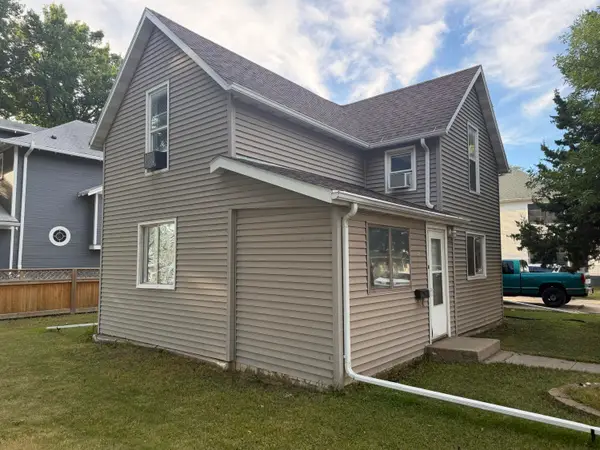 724 S 2nd Street, Aberdeen, SD 57401