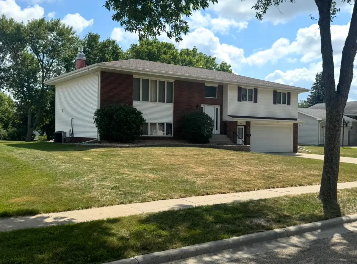 211 NE 22nd Avenue, Aberdeen, SD 57401 - #1