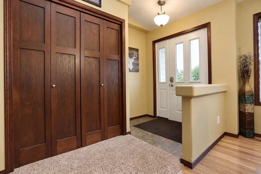 1107 NE 28th Avenue, Aberdeen, SD 57401 - #3