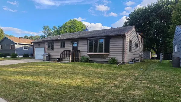 1316 5th Avenue, Aberdeen, SD 57401
