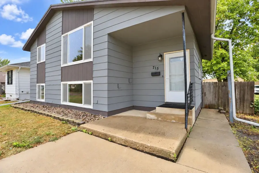 715 N 3rd Street, Aberdeen, SD 57401 - #2
