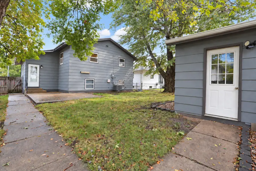715 N 3rd Street, Aberdeen, SD 57401 - #3