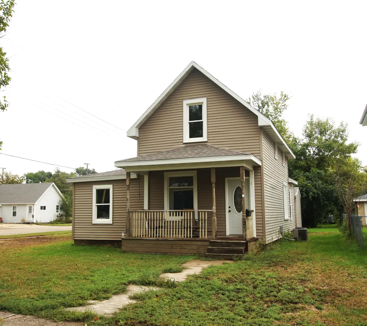 324 N Lincoln Street, Aberdeen, SD 57401 - #1