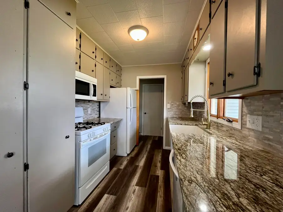 2007 SE Prospect Avenue, Aberdeen, SD 57401 - #2