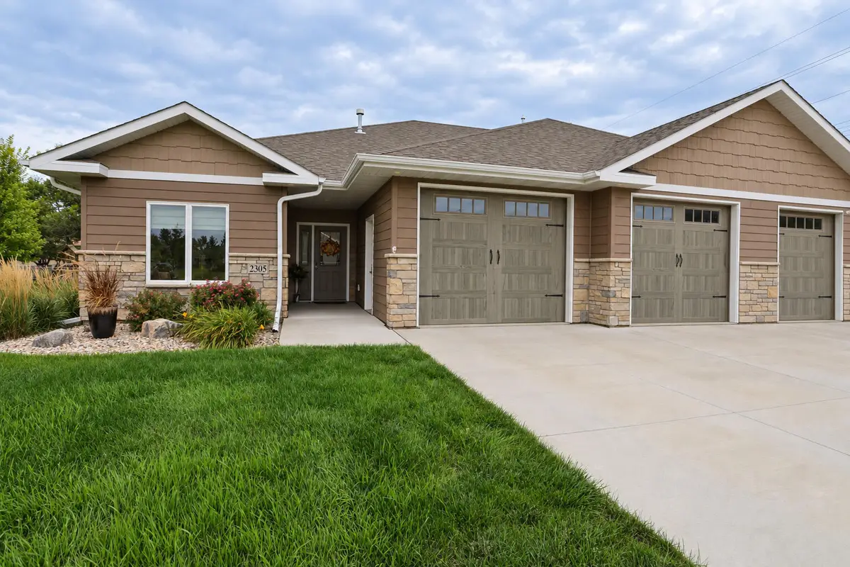 2305 SE 16th Avenue, Aberdeen, SD 57401 - #1