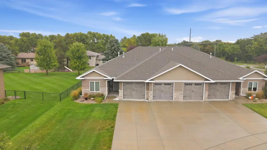 2305 SE 16th Avenue, Aberdeen, SD 57401 - #3