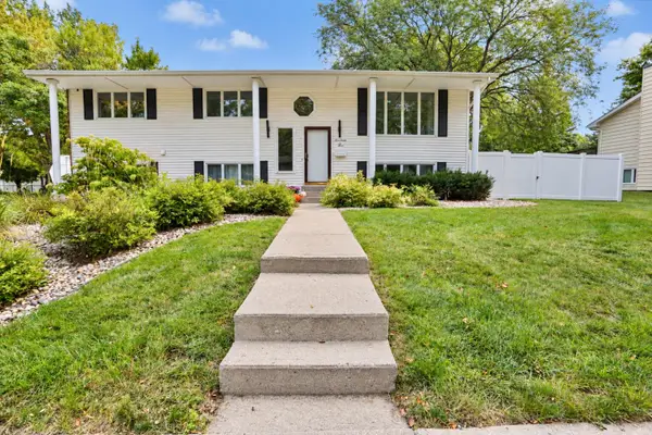 1703 S 7th Street, Aberdeen, SD 57401