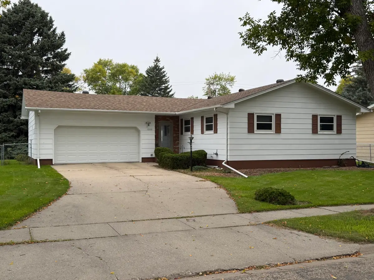 1322 S 7th Street, Aberdeen, SD 57401 - #1