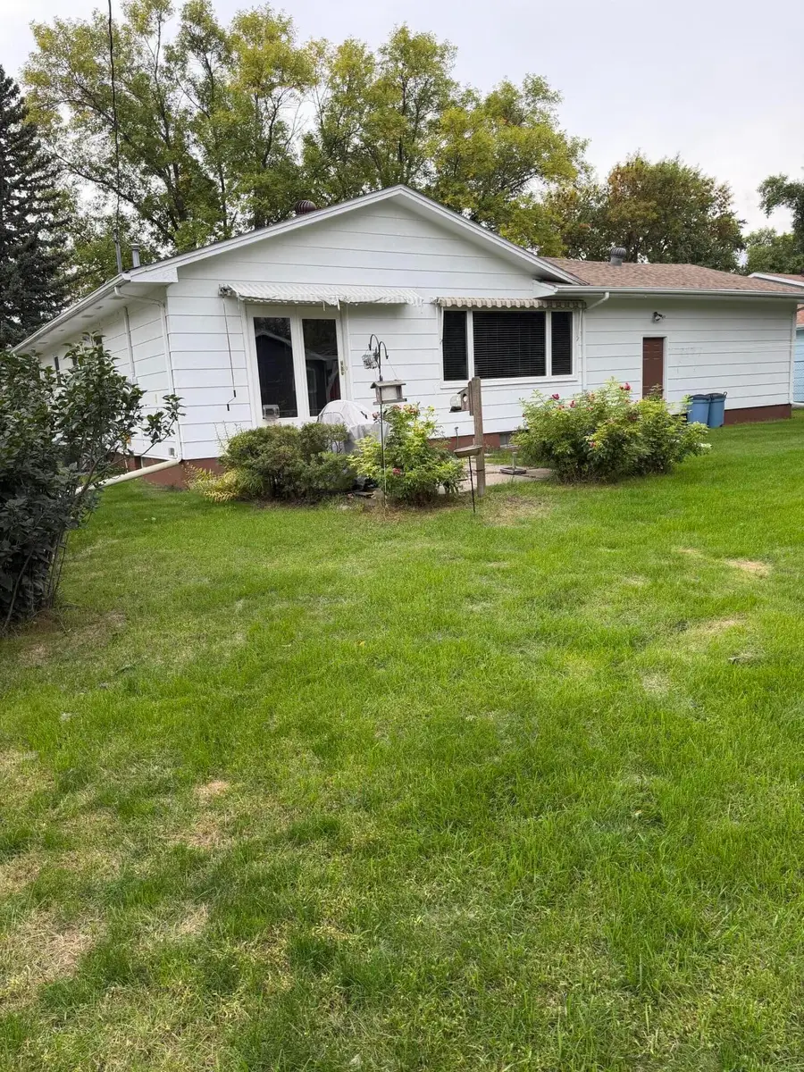 1322 S 7th Street, Aberdeen, SD 57401 - #2