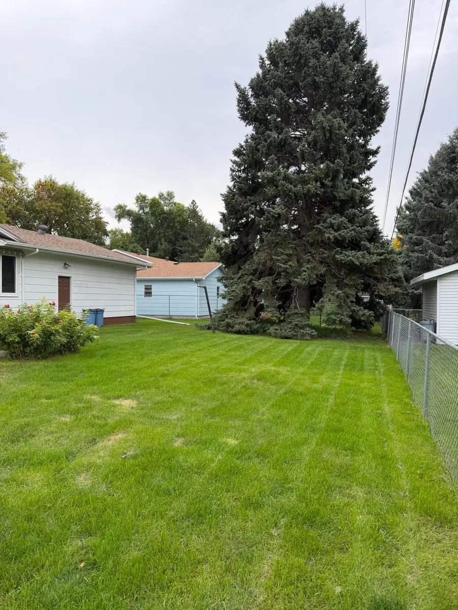 1322 S 7th Street, Aberdeen, SD 57401 - #3