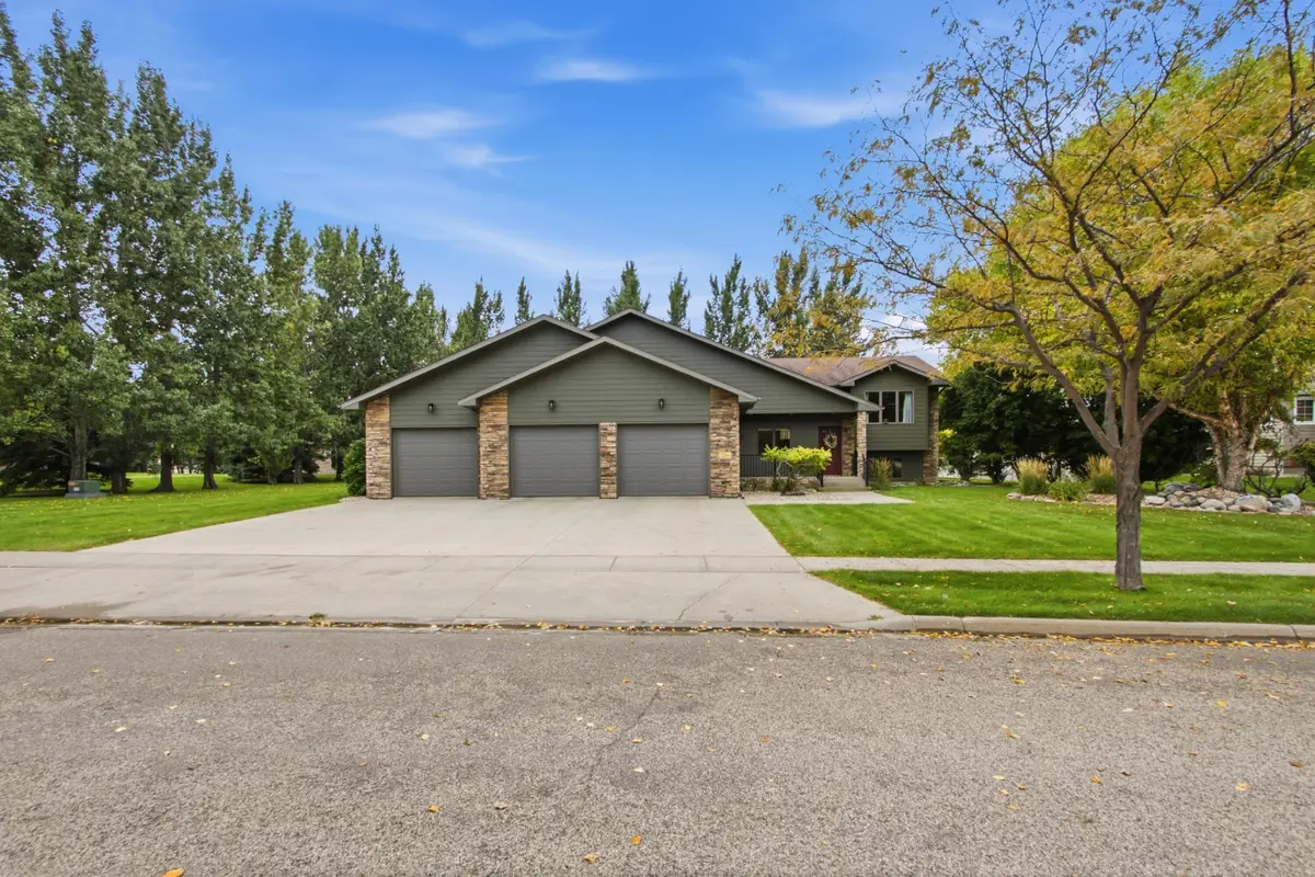 2206 SE 17th Avenue, Aberdeen, SD 57401 - #1