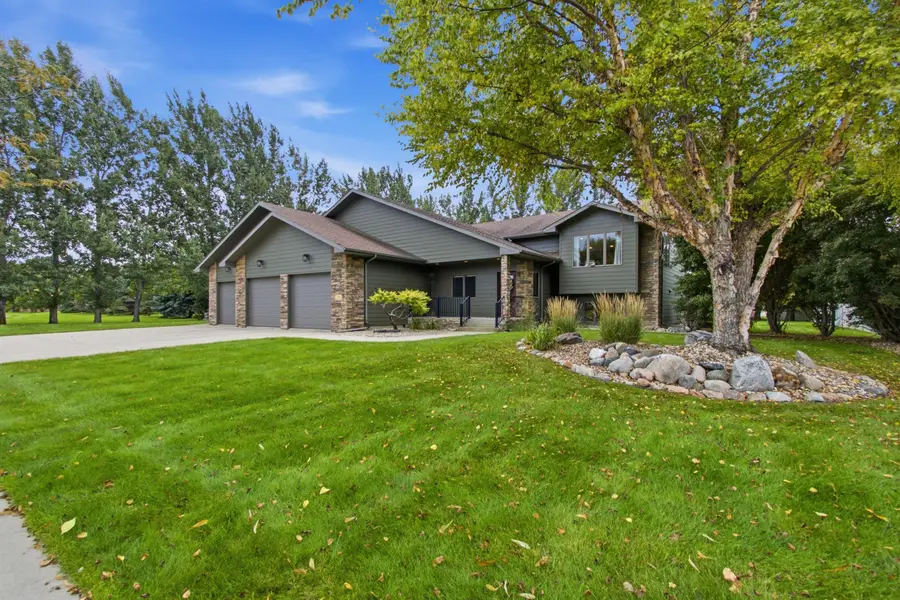 2206 SE 17th Avenue, Aberdeen, SD 57401 - #2