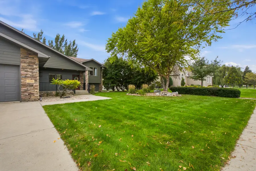 2206 SE 17th Avenue, Aberdeen, SD 57401 - #3