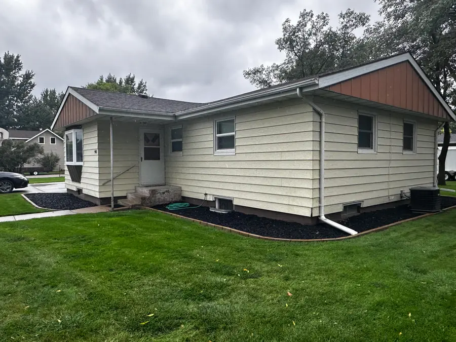 901 9th Avenue, Mobridge, SD 57601 - #2