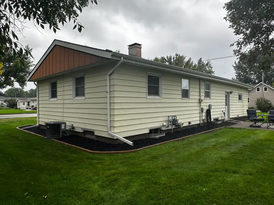 901 9th Avenue, Mobridge, SD 57601 - #3