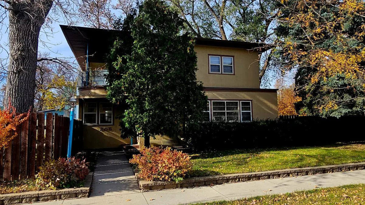 806 S Kline Street, Aberdeen, SD 57401 - #1
