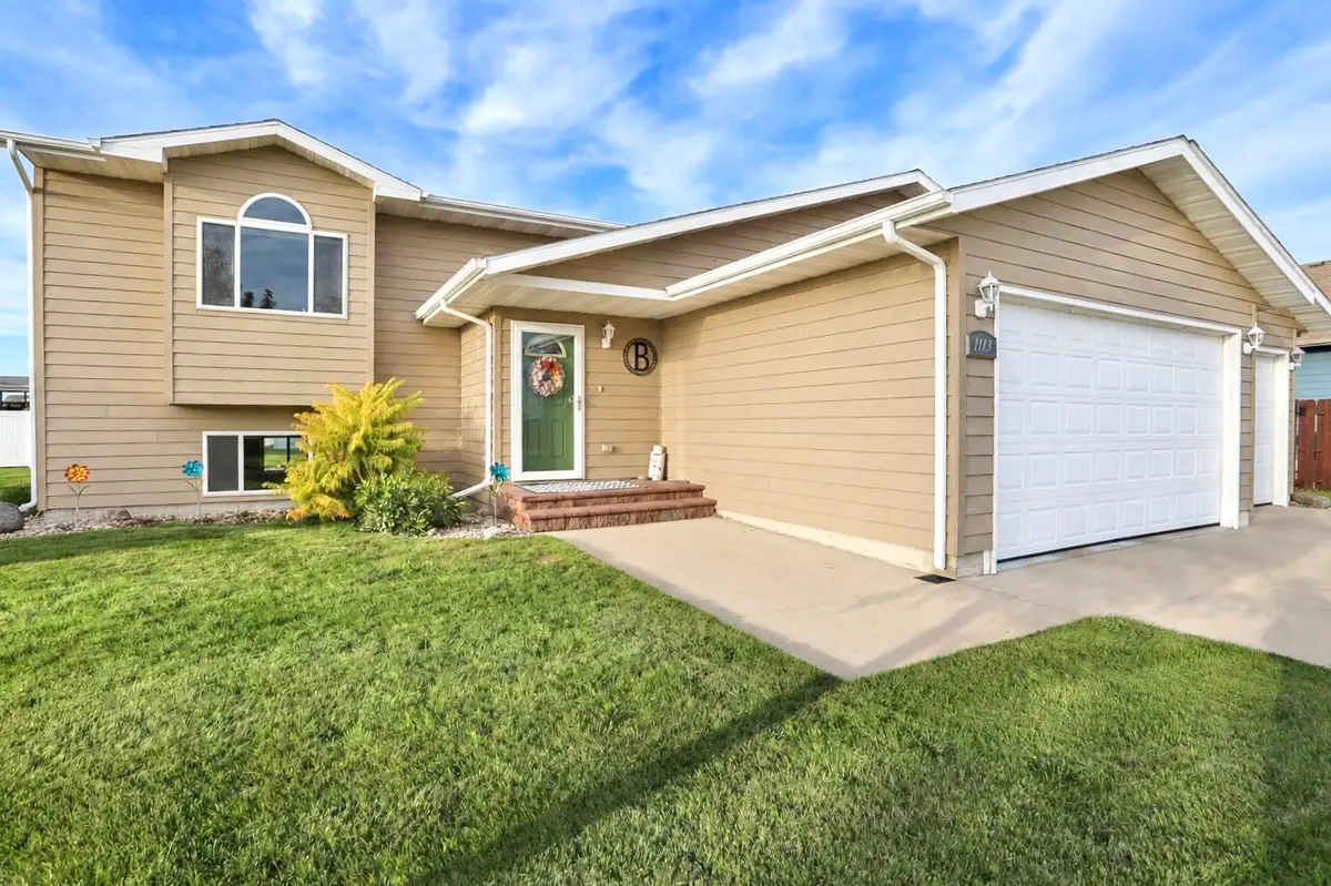 1113 NE 28th Avenue, Aberdeen, SD 57401 - #1