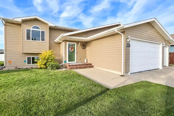 1113 NE 28th Avenue, Aberdeen, SD 57401