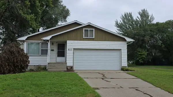 617 9th Avenue, Aberdeen, SD 57401