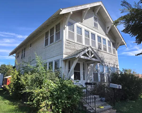 208 SW 5th Avenue, Aberdeen, SD 57401