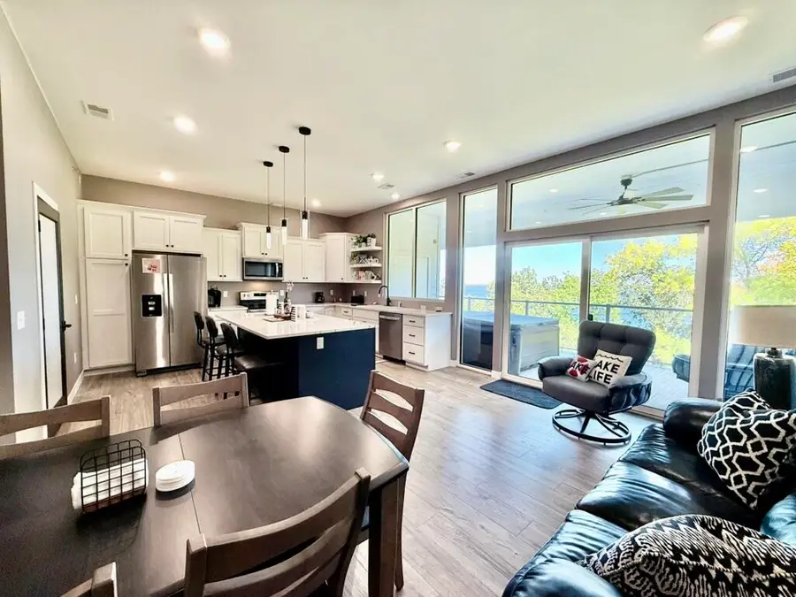 724 Stoney Point Trail, Watertown, SD 57201 - #2