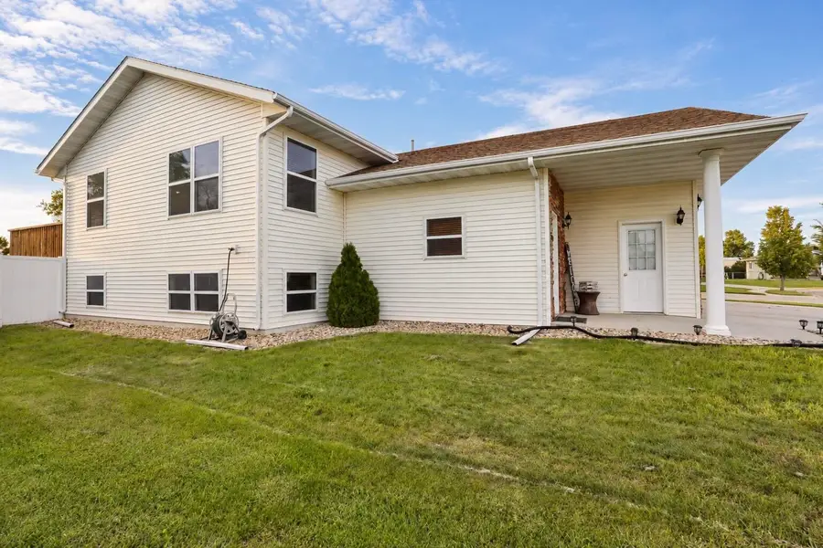 1310 Warren Drive, Aberdeen, SD 57401 - #3