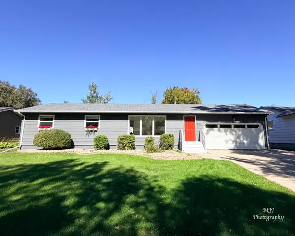 621 NE 17th Avenue, Aberdeen, SD 57401