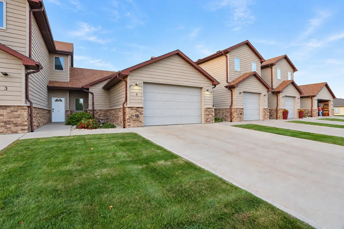 1915 10th Avenue, Aberdeen, SD 57401 - #1